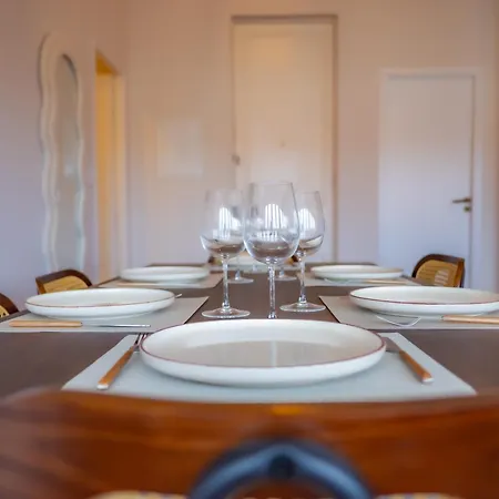 #401 Heart Of Vieil - Place Nationale-high-end Newly Renovated & Furnished *