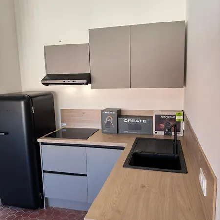Apartment #401 Heart Of Vieil - Place Nationale-high-end Newly Renovated & Furnished