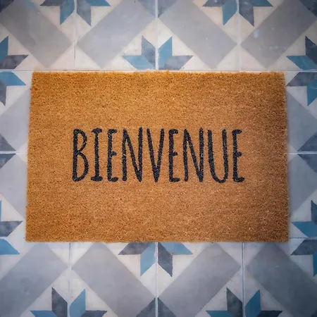 #401 Heart Of Vieil - Place Nationale-high-end Newly Renovated & Furnished *