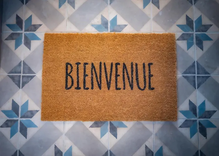 #401 Heart Of Vieil - Place Nationale-high-end Newly Renovated & Furnished *