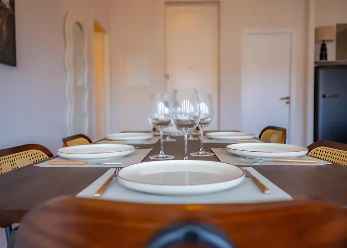 #401 Heart Of Vieil - Place Nationale-high-end Newly Renovated & Furnished *