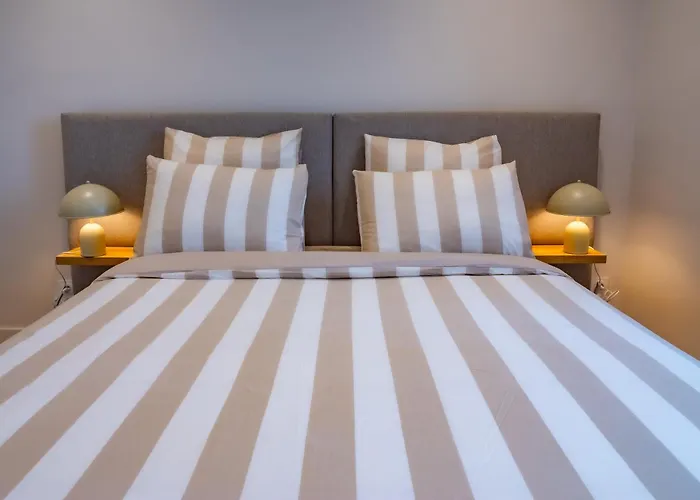 #401 Heart Of Vieil - Place Nationale-high-end Newly Renovated & Furnished Lägenhet *